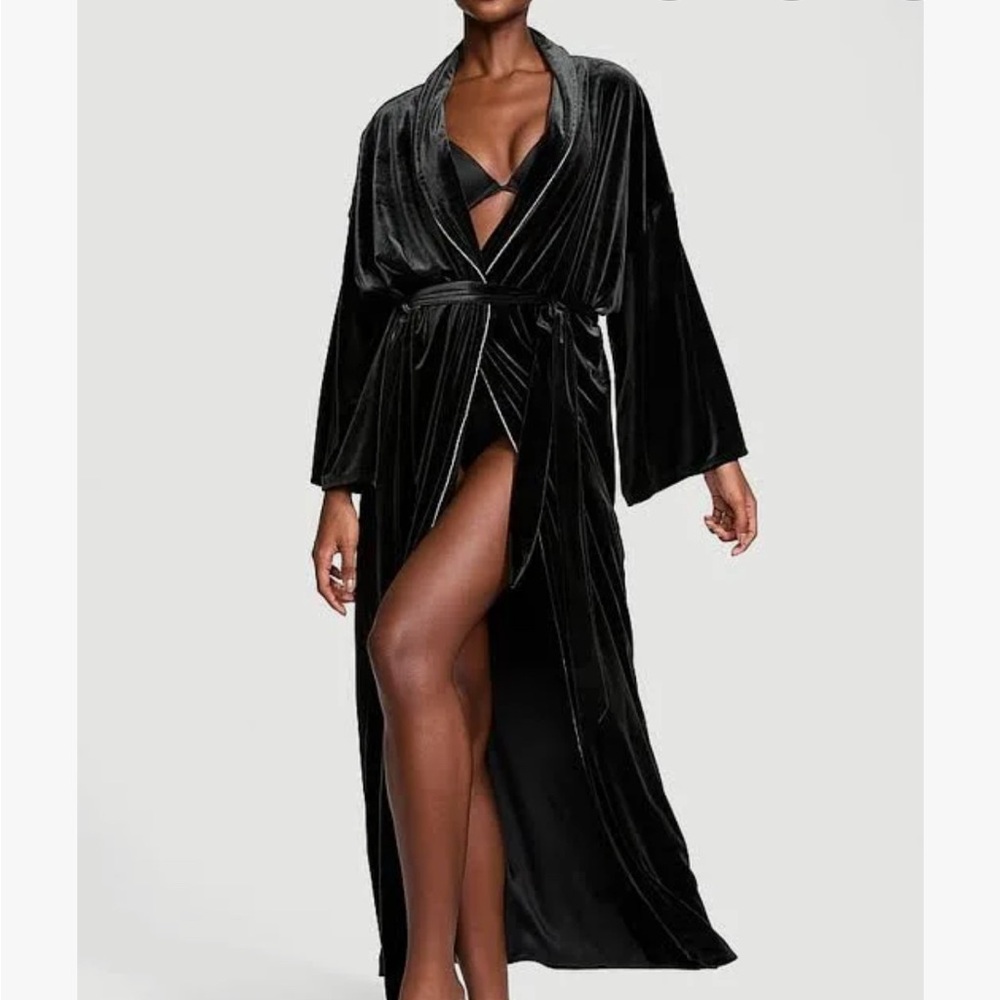 NWT Victoria’s Secret Starstruck Robe Velvet Embellished Long Robe